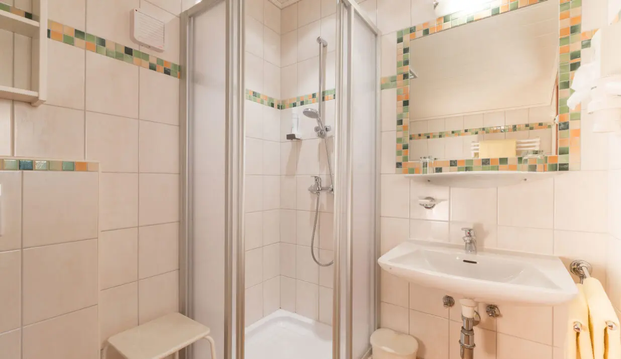 Badezimmer Doppelzimmer Standard Ramsau Sporthof Austria 2