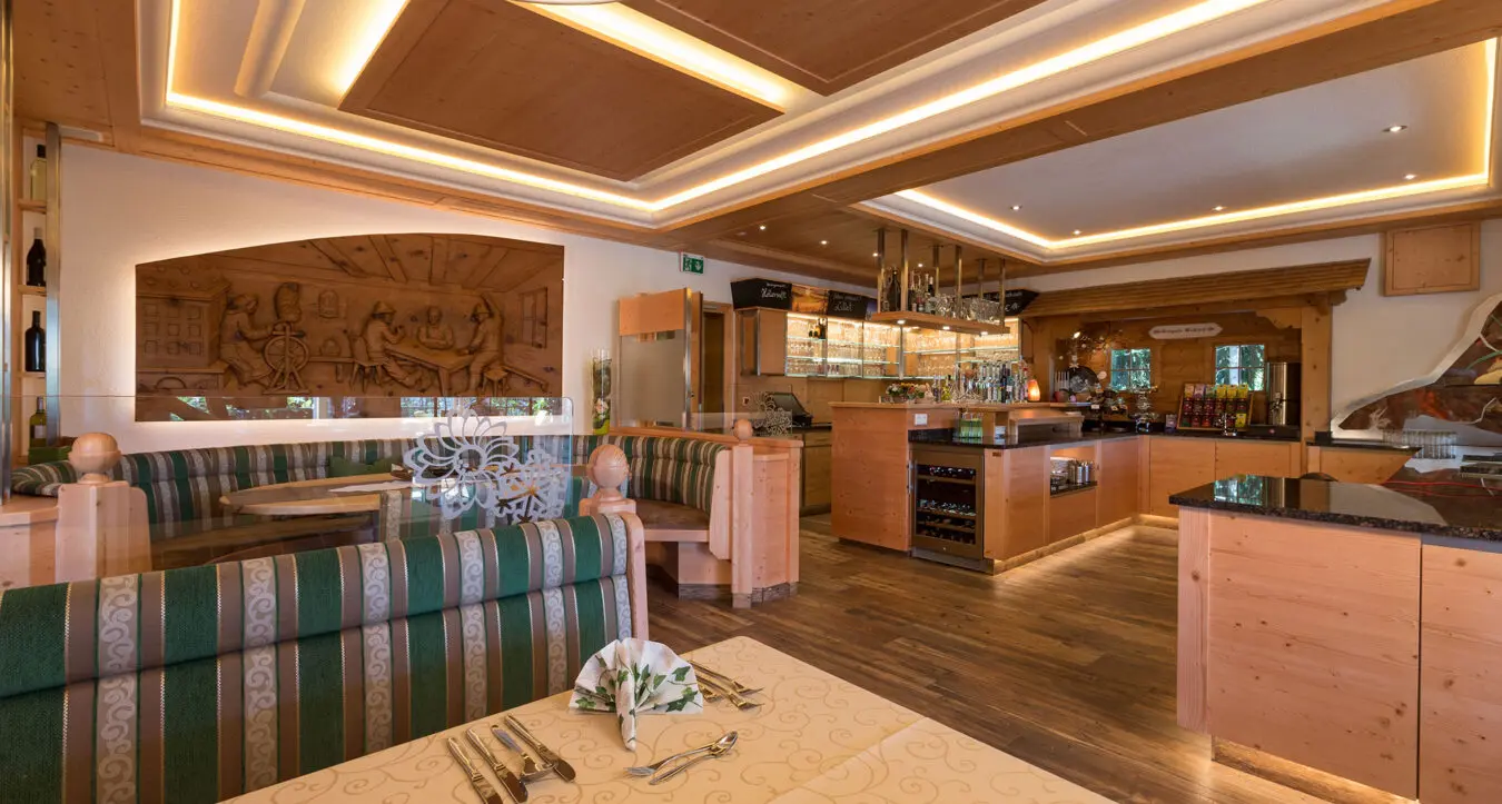 Esszimmer - Zimmer mit Frühstück oder Halbpension in Ramsau am Dachstein, Hotel Sporthof Austria