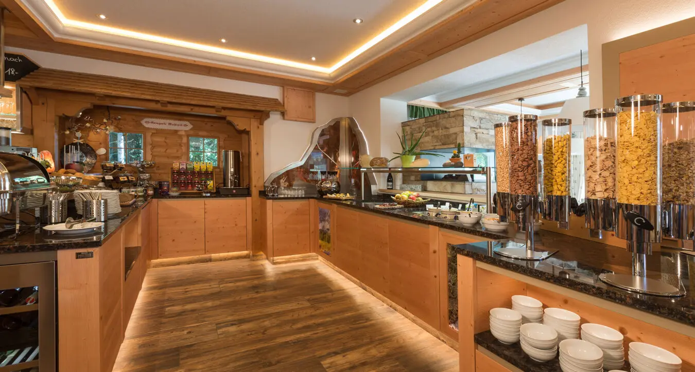Frühstücksbuffet - Zimmer mit Frühstück oder Halbpension in Ramsau am Dachstein, Hotel Sporthof Austria