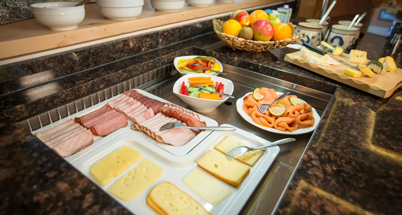 Frühstücksbuffet - Zimmer mit Frühstück oder Halbpension in Ramsau am Dachstein, Hotel Sporthof Austria