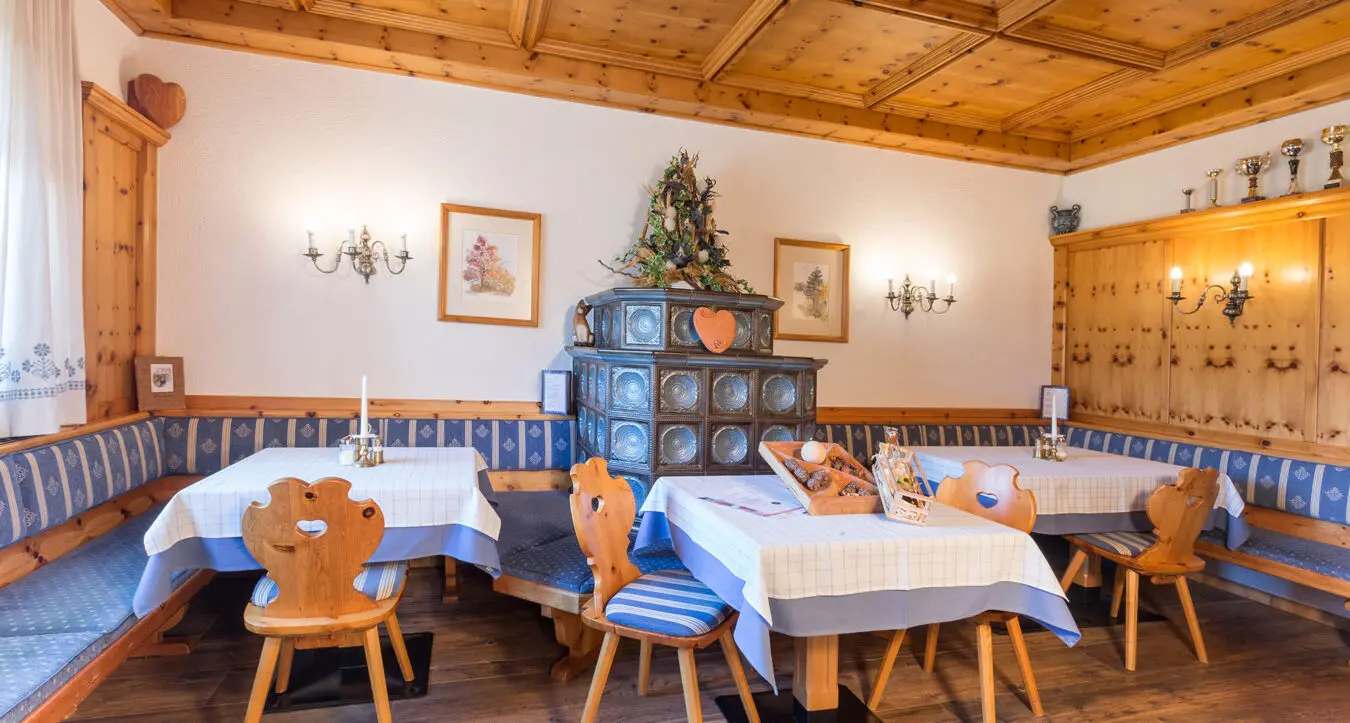 Zirbenstube - Zimmer mit Frühstück oder Halbpension in Ramsau am Dachstein, Hotel Sporthof Austria