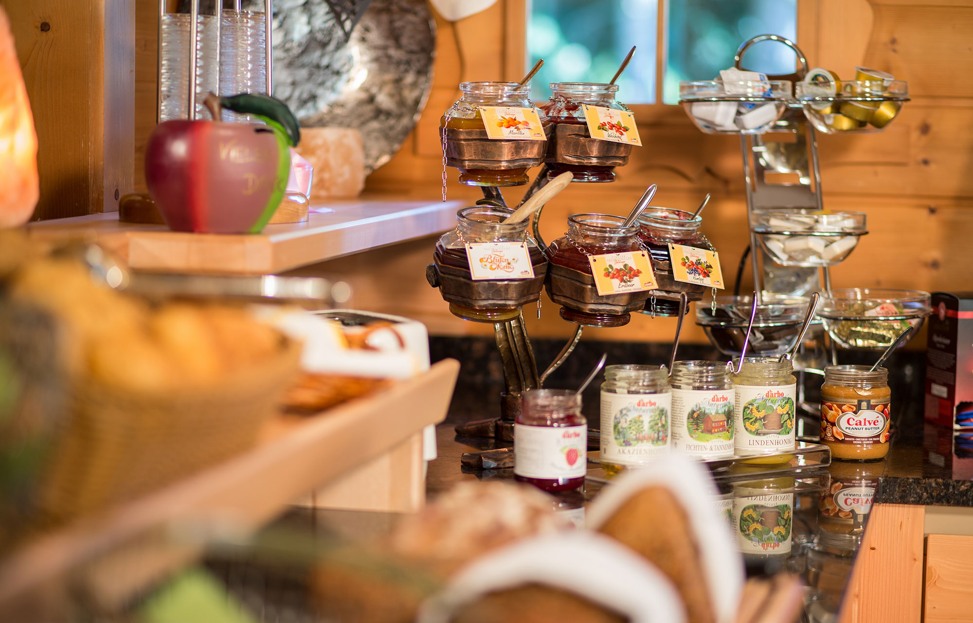 Frühstücksbuffet - Zimmer mit Frühstück oder Halbpension in Ramsau am Dachstein, Hotel Sporthof Austria
